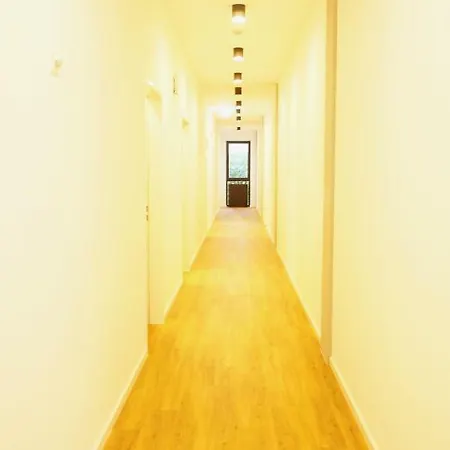 Merian Hotel *